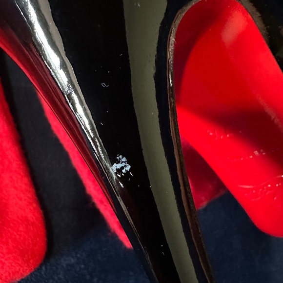 Christian Louboutin black patent "Ron Ron" pumps. Size 37.5. - Picture 9 of 14